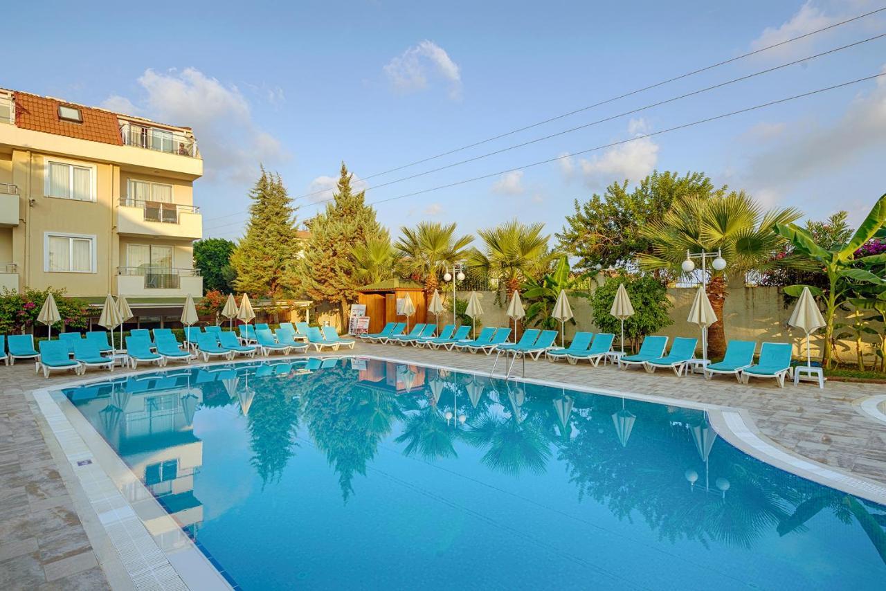 Risus Hotel Side Exteriér fotografie