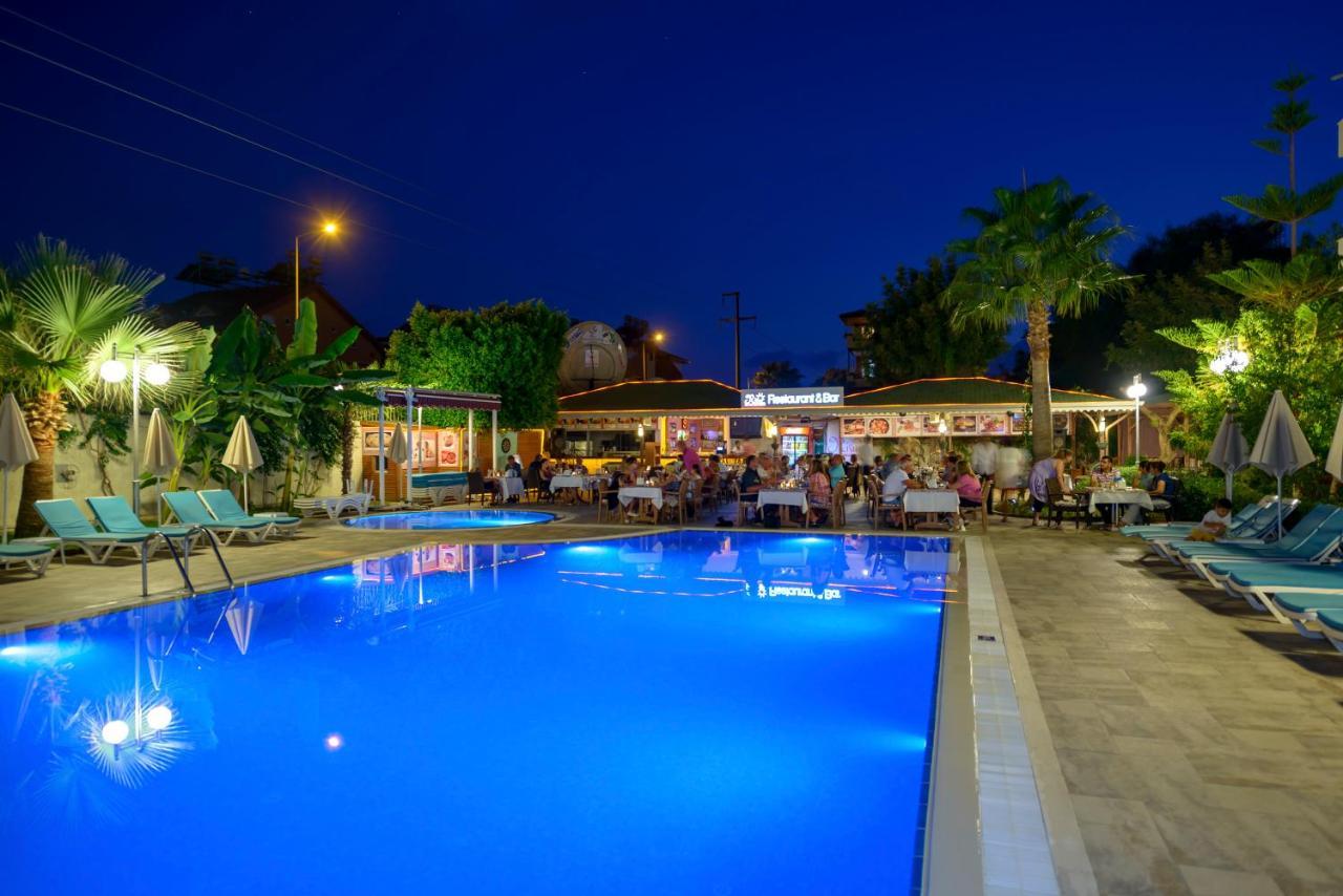 Risus Hotel Side Exteriér fotografie