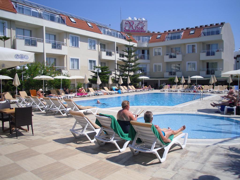 Risus Hotel Side Exteriér fotografie
